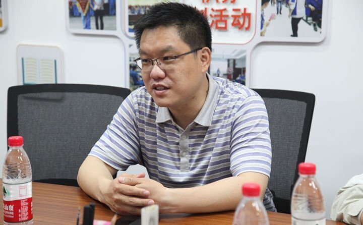 爭做社區(qū)“好幫手”、群眾“貼心人”